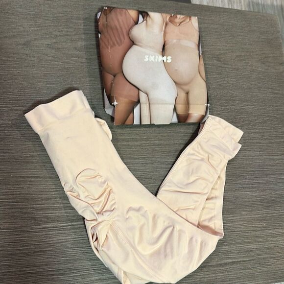 SKIMS Maternity Legging Tight NEW Solutionwear Shapewear Sand Small/Medium new!‎ - Picture 2 of 5